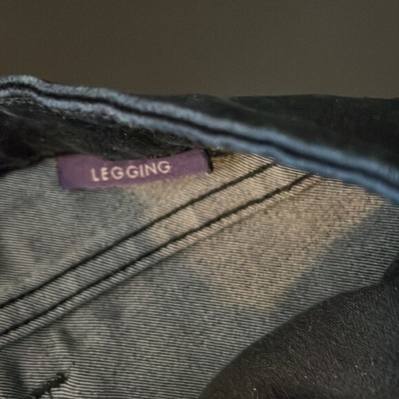 NYDJ Jeans size 2P - Picture 5 of 8